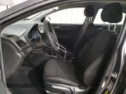 ✅ 2018 Hyundai Accent SE • VIN: 3KPC24A37JE033464 • Lot: 92065825. Wystawiony na Copart z przebiegiem 97 601 mil. Bezpłatny archiwum sprzedaży aukcyjnych z USA i szczegółowy raport historii pojazdu na DreamBid. Zdjęcie 7.