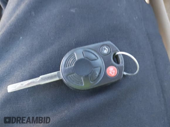 ✅ 2012 Ford Focus SE • VIN: 1FAHP3F26CL451452 • Лот: 43590435. Опубликован ранее на IAAI с пробегом 194 075 миль. Бесплатный доступ к архиву аукционных продаж из США и подробный отчёт об истории автомобиля на DreamBid. Изображение 11.