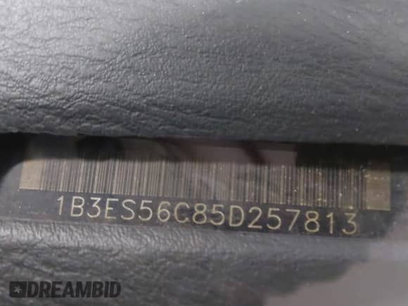 2005 Dodge Neon SXT z VIN 1B3ES56C85D257813, wystawiony jako IAAI lot #42001891 z przebiegiem 200 689 mil mil oraz . Historia ofert i sprzedaży dostępna na DreamBid. Obrazek 9.