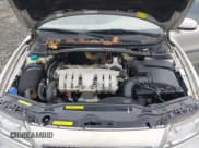 ✅ 2000 Volvo S80 • VIN: YV1TS94D0Y1100186 • Lot: 41350043. Wystawiony na IAAI z przebiegiem 126 891 mil. Bezpłatny archiwum sprzedaży aukcyjnych z USA i szczegółowy raport historii pojazdu na DreamBid. Zdjęcie 10.