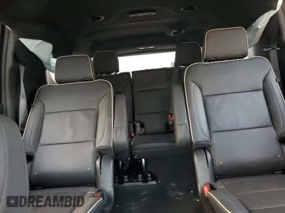 ✅ 2024 GMC Yukon XL SLT • VIN: 1GKS2GKD2RR218983 • Lot: 86210034. Wystawiony na Copart z przebiegiem 14 489 mil. Bezpłatny archiwum sprzedaży aukcyjnych z USA i szczegółowy raport historii pojazdu na DreamBid. Zdjęcie 10.