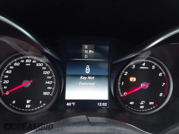 ✅ 2016 Mercedes-Benz C 300 • VIN: 55SWF4KB8GU152486 • Lot: 43753630. Wystawiony na IAAI z przebiegiem Nie podano. Bezpłatny archiwum sprzedaży aukcyjnych z USA i szczegółowy raport historii pojazdu na DreamBid. Zdjęcie 7.