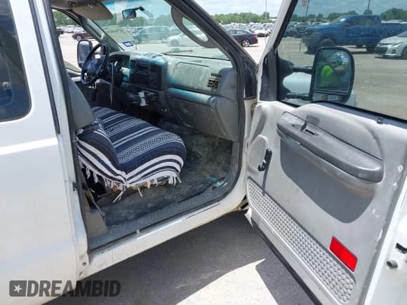 ✅ 2003 Ford F-250 XL • VIN: 1FTNX20FX3EA35282 • Lot: 42564019. Listed on IAAI with 527,619 mi. Free auction sales archive from the USA and detailed vehicle history report at DreamBid. Image 5.