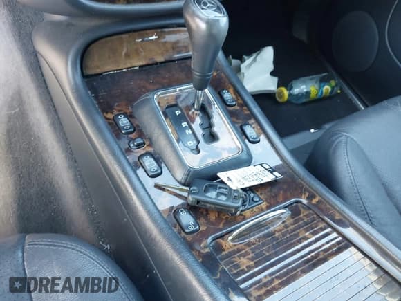 ✅ 2005 Mercedes-Benz M 350 • VIN: 4JGAB57E55A522732 • Лот: 43215233. Опубликован ранее на IAAI с пробегом 146 193 миль. Бесплатный доступ к архиву аукционных продаж из США и подробный отчёт об истории автомобиля на DreamBid. Изображение 11.