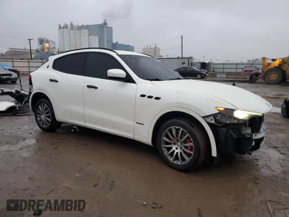 ✅ 2018 Maserati Levante S GranSport • VIN: ZN661YUS0JX302171 • Лот: 86111434. Опубликован ранее на Copart с пробегом 55 774 миль. Бесплатный доступ к архиву аукционных продаж из США и подробный отчёт об истории автомобиля на DreamBid. Изображение 4.