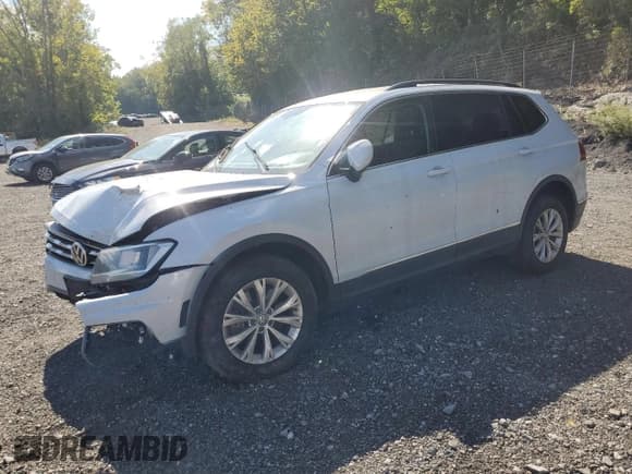✅ 2018 Volkswagen Tiguan SEL • VIN: 3VV2B7AX8JM100502 • Lot: 81006435. Listed on Copart with 89,904 mi. Free auction sales archive from the USA and detailed vehicle history report at DreamBid. Image 1.