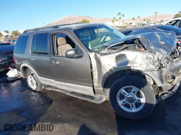 ✅ 2002 Ford Explorer XLT • VIN: 1FMDU63WX2ZC31748 • Lot: 41366733. Wystawiony na IAAI z przebiegiem 136 408 mil. Bezpłatny archiwum sprzedaży aukcyjnych z USA i szczegółowy raport historii pojazdu na DreamBid. Zdjęcie 12.