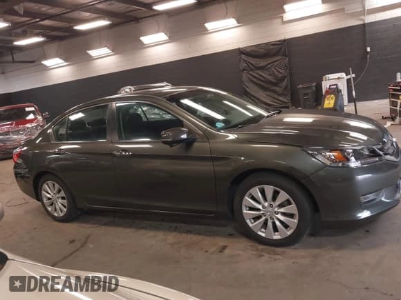 ✅ 2013 Honda Accord EX • VIN: 1HGCR2F77DA255037 • Lot: 42502142. Listed on IAAI with 104,746 mi. Free auction sales archive from the USA and detailed vehicle history report at DreamBid. Image 13.