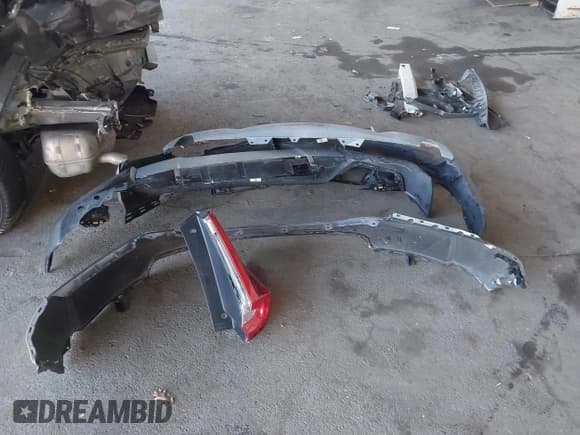 ✅ 2018 Honda CR-V EX • VIN: 2HKRW2H54JH649435 • Lot: 43726533. Listed on IAAI with 42,558 mi. Free auction sales archive from the USA and detailed vehicle history report at DreamBid. Image 12.