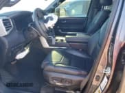 ✅ 2022 Toyota Tundra Platinum • VIN: 5TFNA5DB0NX019500 • Лот: 78663374. Опубликован ранее на Copart с пробегом 26 405 миль. Бесплатный доступ к архиву аукционных продаж из США и подробный отчёт об истории автомобиля на DreamBid. Изображение 7.