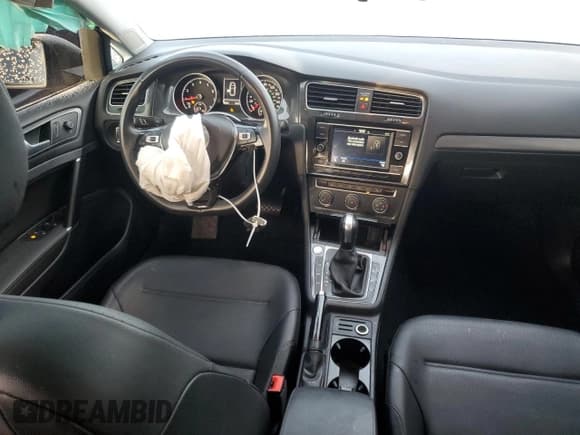 ✅ 2021 Volkswagen Golf TSI • VIN: 3VWG57AUXMM012764 • Lot: 87458764. Wystawiony na Copart z przebiegiem 58 301 mil. Bezpłatny archiwum sprzedaży aukcyjnych z USA i szczegółowy raport historii pojazdu na DreamBid. Zdjęcie 8.