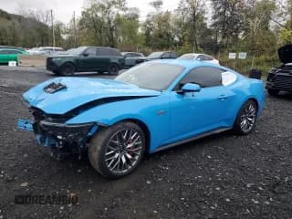 ✅ 2025 Ford Mustang GT • VIN: 1FA6P8CF3S5407522 • Lot: 86648545. Listed on Copart with 1,350 mi. Free auction sales archive from the USA and detailed vehicle history report at DreamBid. Image 1.