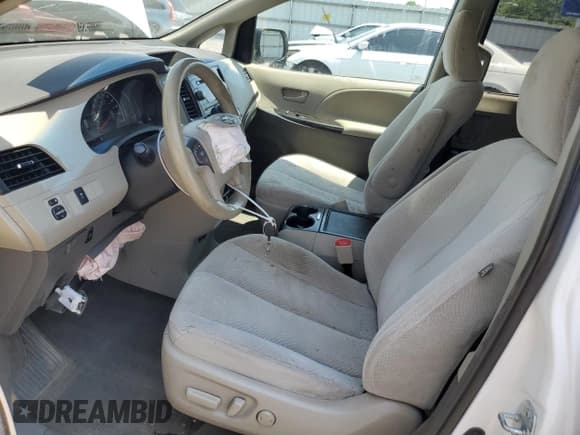 ✅ 2012 Toyota Sienna LE AAS • VIN: 5TDKK3DCXCS206419 • Lot: 60626845. Listed on Copart with 200,461 mi. Free auction sales archive from the USA and detailed vehicle history report at DreamBid. Image 7.