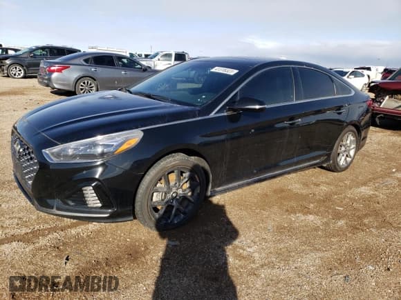 ✅ 2018 Hyundai Sonata Limited Plus • VIN: 5NPE34AB5JH661967 • Lot: 41318323. Listed on Copart with 104,556 mi. Free auction sales archive from the USA and detailed vehicle history report at DreamBid. Image 1.