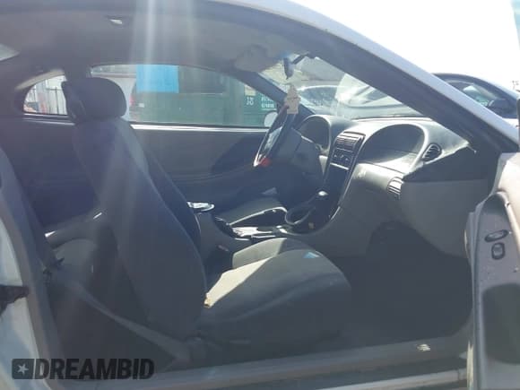 ✅ 2004 Ford Mustang Standard • VIN: 1FAFP406X4F219249 • Lot: 42796522. Listed on IAAI with 180,037 mi. Free auction sales archive from the USA and detailed vehicle history report at DreamBid. Image 5.