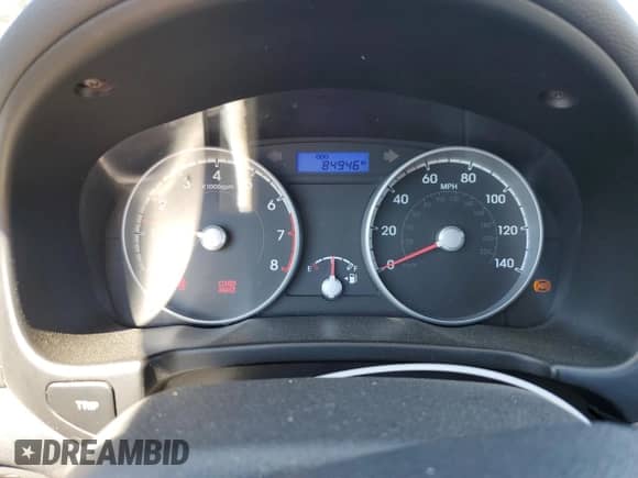 2010 Hyundai Accent GS z VIN KMHCM3AC2AU163024, wystawiony jako Copart lot #62352714 z przebiegiem 84 946 mil mil oraz Szkoda całkowita • Salvage title. Historia ofert i sprzedaży dostępna na DreamBid. Obrazek 9.