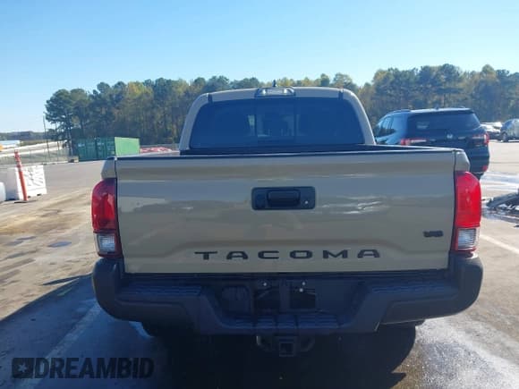 ✅ 2018 Toyota Tacoma TRD Sport • VIN: 3TMAZ5CN5JM078027 • Lot: 43481930. Listed on IAAI with 80,306 mi. Free auction sales archive from the USA and detailed vehicle history report at DreamBid. Image 16.