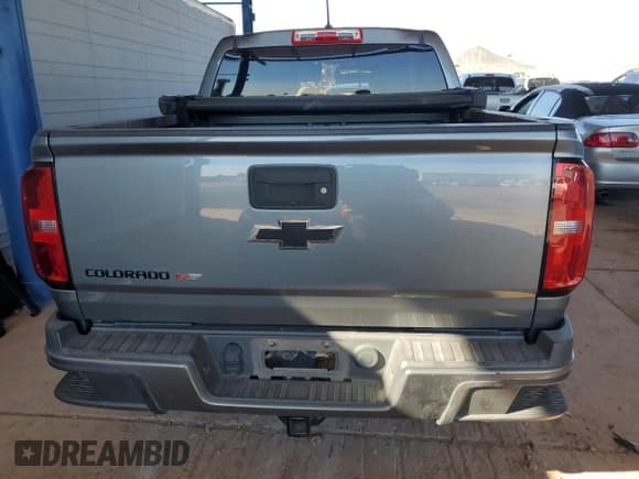 ✅ 2020 Chevrolet Colorado 2WD Work Truck • VIN: 1GCGSBENXL1232340 • Lot: 84656995. Wystawiony na Copart z przebiegiem 73 527 mil. Bezpłatny archiwum sprzedaży aukcyjnych z USA i szczegółowy raport historii pojazdu na DreamBid. Zdjęcie 6.