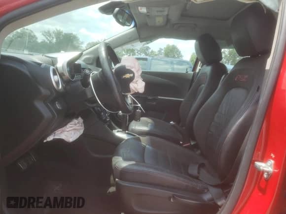 2013 Chevrolet Sonic RS z VIN 1G1JG6SB4D4157099, wystawiony jako Copart lot #66145125 z przebiegiem 124 989 mil mil oraz Szkoda całkowita • Salvage title. Historia ofert i sprzedaży dostępna na DreamBid. Obrazek 7.