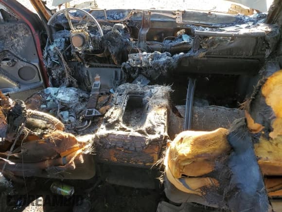 ✅ 2005 Chevrolet Silverado 1500 Z71 • VIN: 2GCEK13T951114831 • Лот: 77156144. Опубликован ранее на Copart с пробегом Не указан. Бесплатный доступ к архиву аукционных продаж из США и подробный отчёт об истории автомобиля на DreamBid. Изображение 8.