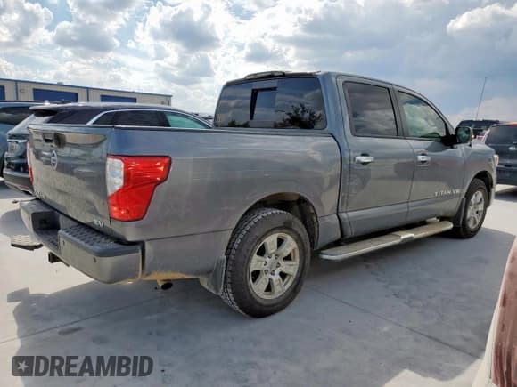 ✅ 2018 Nissan Titan SV • VIN: 1N6AA1E62JN541525 • Lot: 84523165. Wystawiony na Copart z przebiegiem 140 493 mil. Bezpłatny archiwum sprzedaży aukcyjnych z USA i szczegółowy raport historii pojazdu na DreamBid. Zdjęcie 3.