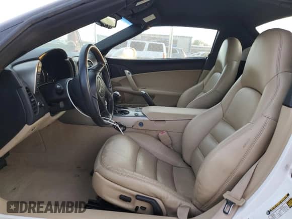 2005 Chevrolet Corvette с VIN 1G1YY34U055126274, выставлен на аукционе Copart как лот 83400924 с пробегом Не указан миль и Списание • Salvage title. История ставок и продаж доступна на DreamBid. Изображение 7.