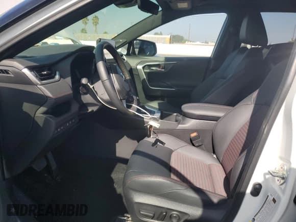 ✅ 2024 Toyota RAV4 XSE • VIN: JTMEB3FV3RD216158 • Lot: 91200355. Wystawiony na Copart z przebiegiem 15 448 mil. Bezpłatny archiwum sprzedaży aukcyjnych z USA i szczegółowy raport historii pojazdu na DreamBid. Zdjęcie 7.