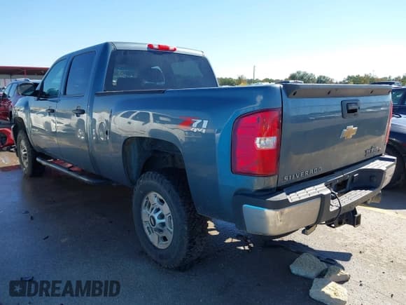 ✅ 2014 Chevrolet Silverado 2500HD LT • VIN: 1GC1KXC88EF178218 • Lot: 43633469. Listed on IAAI with 237,381 mi. Free auction sales archive from the USA and detailed vehicle history report at DreamBid. Image 3.