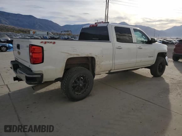 ✅ 2017 Chevrolet Silverado 2500HD LT • VIN: 1GC1KVEG3HF102838 • Лот: 90670405. Опубликован ранее на Copart с пробегом 117 870 миль. Бесплатный доступ к архиву аукционных продаж из США и подробный отчёт об истории автомобиля на DreamBid. Изображение 3.