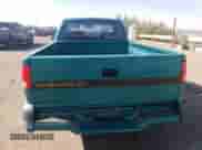 1995 Chevrolet S-10 с VIN 1GCCS1445S8104868, выставлен на аукционе Copart как лот 71126914 с пробегом 221 390 миль миль и Списание • Salvage title. История ставок и продаж доступна на DreamBid. Изображение 6.