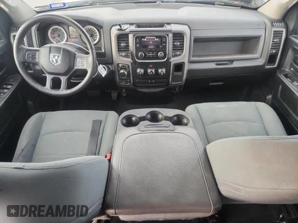 ✅ 2018 Ram 1500 Tradesman • VIN: 1C6RR7FG3JS237640 • Lot: 90816145. Wystawiony na Copart z przebiegiem 147 629 mil. Bezpłatny archiwum sprzedaży aukcyjnych z USA i szczegółowy raport historii pojazdu na DreamBid. Zdjęcie 8.