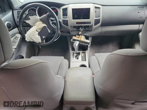 ✅ 2009 Toyota Tacoma PreRunner • VIN: 3TMKU72N49M021801 • Lot: 61049665. Listed on Copart with 297,352 mi. Free auction sales archive from the USA and detailed vehicle history report at DreamBid. Image 8.