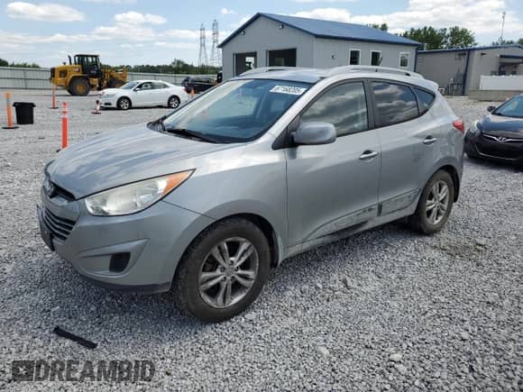 2011 Hyundai Tucson GLS z VIN KM8JUCAC5BU264860, wystawiony jako Copart lot #67168205 z przebiegiem 120 394 mil mil oraz Szkoda całkowita • Salvage title. Historia ofert i sprzedaży dostępna na DreamBid. Obrazek 1.