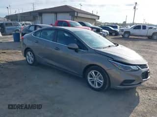 2018 Chevrolet Cruze LT с VIN 1G1BE5SMXJ7207701, выставлен на аукционе IAAI как лот 43107023 с пробегом 74 730 миль миль и . История ставок и продаж доступна на DreamBid. Изображение 1.