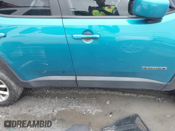 ✅ 2020 Jeep Renegade Altitude • VIN: ZACNJABB0LPL78967 • Lot: 41423967. Listed on IAAI with 67,090 mi. Free auction sales archive from the USA and detailed vehicle history report at DreamBid. Image 12.