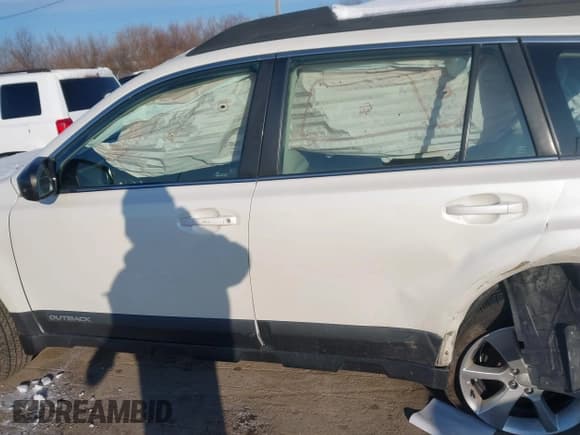 ✅ 2014 Subaru Outback 2.5i • VIN: 4S4BRBAC9E3223108 • Lot: 43861176. Listed on IAAI with 114,808 mi. Free auction sales archive from the USA and detailed vehicle history report at DreamBid. Image 14.