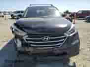 2017 Hyundai Tucson SE Plus с VIN KM8J33A44HU493776, выставлен на аукционе Copart как лот 58950845 с пробегом 71 160 миль миль и Списание • Salvage title. История ставок и продаж доступна на DreamBid. Изображение 5.