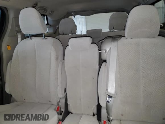 ✅ 2012 Toyota Sienna LE AAS • VIN: 5TDKK3DC8CS256316 • Lot: 66836725. Listed on Copart with 238,189 mi. Free auction sales archive from the USA and detailed vehicle history report at DreamBid. Image 10.