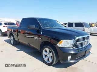 2013 Ram 1500 Express z VIN 1C6RR6FT0DS639403, wystawiony jako IAAI lot #43194312 z przebiegiem 127 825 mil mil oraz . Historia ofert i sprzedaży dostępna na DreamBid. Obrazek 1.
