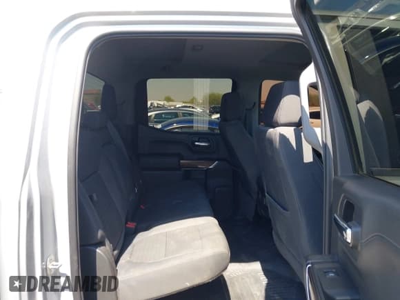 ✅ 2019 Chevrolet Silverado 1500 RST • VIN: 1GCUYEED6KZ148803 • Lot: 42625691. Wystawiony na IAAI z przebiegiem 56 995 mil. Bezpłatny archiwum sprzedaży aukcyjnych z USA i szczegółowy raport historii pojazdu na DreamBid. Zdjęcie 8.