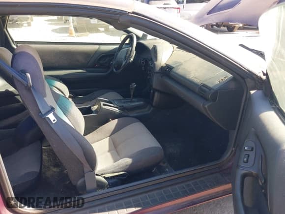 ✅ 1995 Chevrolet Camaro Z28 • VIN: 2G1FP22P0S2119513 • Lot: 43380303. Wystawiony na IAAI z przebiegiem 178 917 mil. Bezpłatny archiwum sprzedaży aukcyjnych z USA i szczegółowy raport historii pojazdu na DreamBid. Zdjęcie 5.