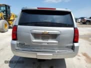 ✅ 2018 Chevrolet Suburban Premier • VIN: 1GNSCJKC1JR141404 • Lot: 54263705. Wystawiony na Copart z przebiegiem 200 571 mil. Bezpłatny archiwum sprzedaży aukcyjnych z USA i szczegółowy raport historii pojazdu na DreamBid. Zdjęcie 6.