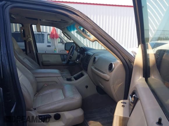 ✅ 2003 Ford Expedition Eddie Bauer • VIN: 1FMRU17W83LA32933 • Lot: 43636033. Wystawiony na IAAI z przebiegiem 252 084 mil. Bezpłatny archiwum sprzedaży aukcyjnych z USA i szczegółowy raport historii pojazdu na DreamBid. Zdjęcie 5.