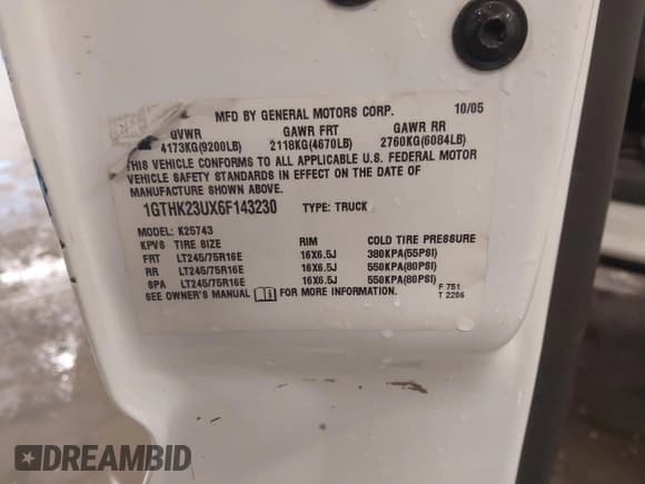 ✅ 2006 GMC Sierra 2500HD SLE2 • VIN: 1GTHK23UX6F143230 • Лот: 41727386. Опубликован ранее на IAAI с пробегом Не указан. Бесплатный доступ к архиву аукционных продаж из США и подробный отчёт об истории автомобиля на DreamBid. Изображение 9.