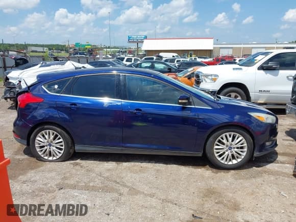 ✅ 2017 Ford Focus Titanium • VIN: 1FADP3N25HL206522 • Lot: 42705217. Listed on IAAI with 111,606 mi. Free auction sales archive from the USA and detailed vehicle history report at DreamBid. Image 13.