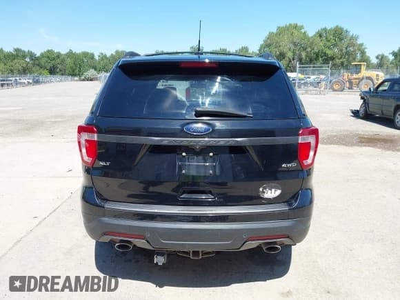 ✅ 2018 Ford Explorer XLT • VIN: 1FM5K8D81JGB14088 • Лот: 42642645. Опубликован ранее на IAAI с пробегом 201 556 миль. Бесплатный доступ к архиву аукционных продаж из США и подробный отчёт об истории автомобиля на DreamBid. Изображение 17.