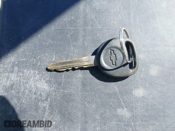 ✅ 2004 Chevrolet Suburban LS • VIN: 1GNFK16Z54J271918 • Lot: 38862513. Listed on IAAI with 251,676 mi. Free auction sales archive from the USA and detailed vehicle history report at DreamBid. Image 11.