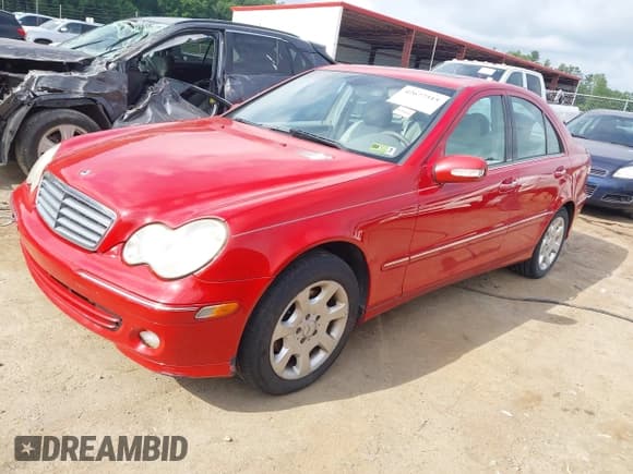 ✅ 2005 Mercedes-Benz C 240 • VIN: WDBRF81J35F571898 • Lot: 42677515. Listed on IAAI with 134,599 mi. Free auction sales archive from the USA and detailed vehicle history report at DreamBid. Image 2.
