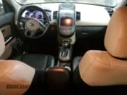 ✅ 2013 Kia Soul + • VIN: KNDJT2A64D7600205 • Лот: 48401535. Опубликован ранее на Copart с пробегом 140 475 миль. Бесплатный доступ к архиву аукционных продаж из США и подробный отчёт об истории автомобиля на DreamBid. Изображение 8.