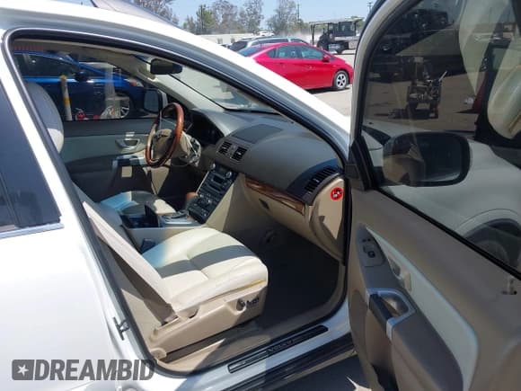 ✅ 2007 Volvo XC90 V8 • VIN: YV4CZ852971395230 • Lot: 42965541. Listed on IAAI with 151,121 mi. Free auction sales archive from the USA and detailed vehicle history report at DreamBid. Image 5.